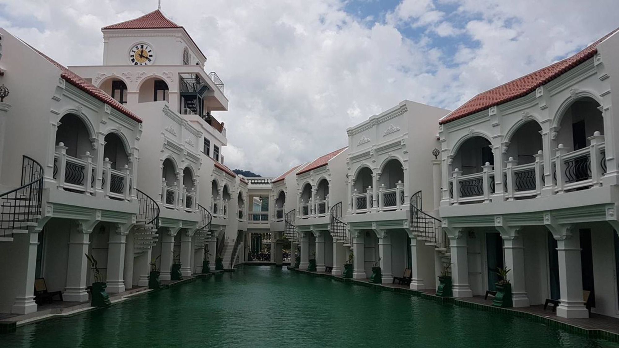 Supicha Pool Access Hotel - Sha Plus Phuket Esterno foto